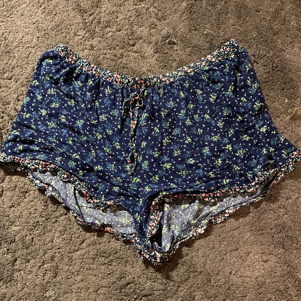 Floral flowy shorts